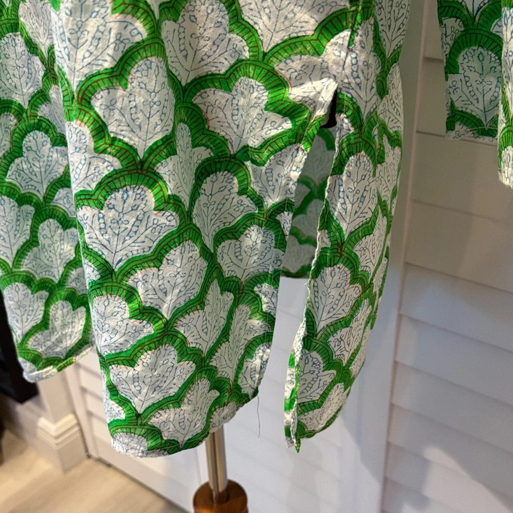 Roberta Roller Rabbit Pre Owned Green and White printed Tunic. - Picture 4 of 10
